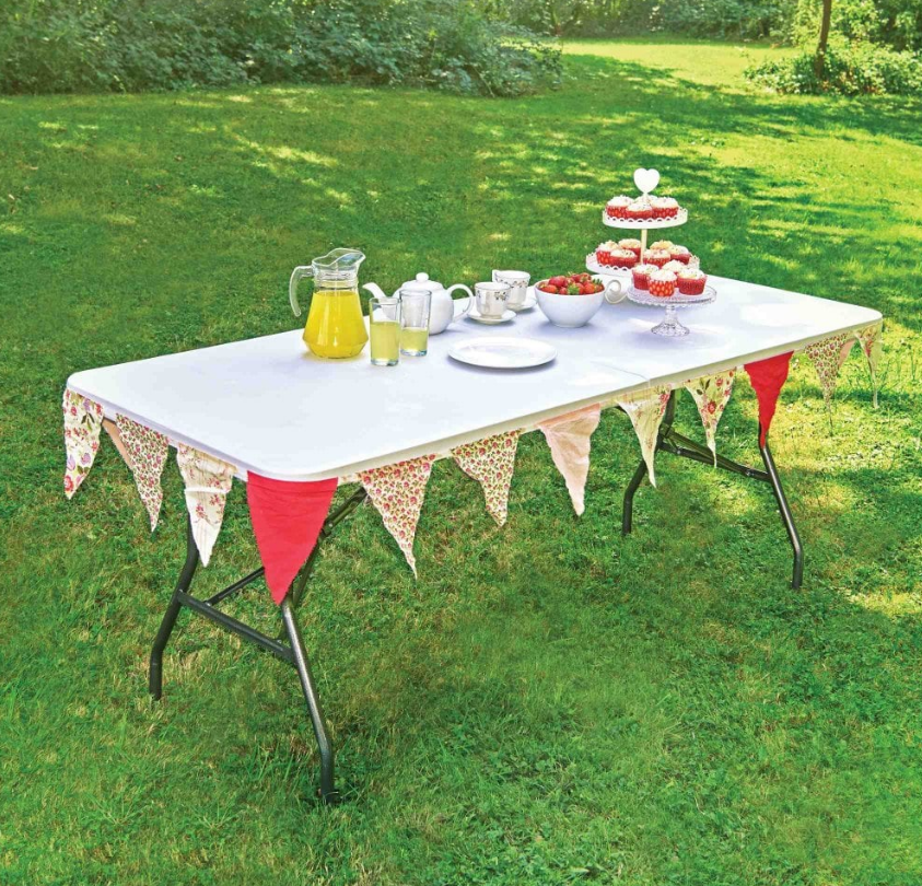 Grande Table de Réception 180cm : Confort 8 Places pour Mariages & Événements !